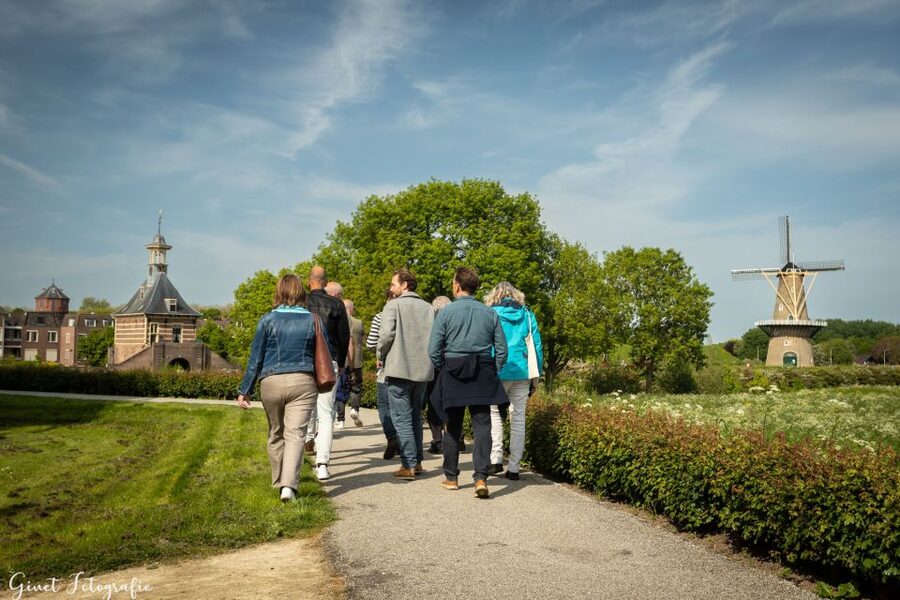 Gorinchem: Highlights Tour with local guide - Buiten de Waterpoort Gate and River Views You Can Actually See