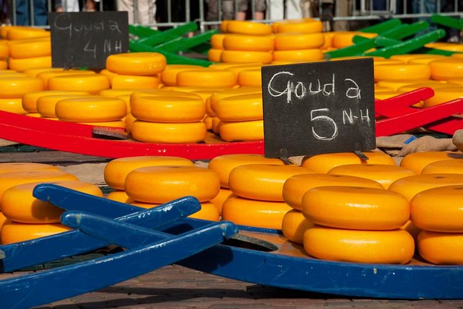 Gouda Private Walking Tour: History, Architecture & Cheese - Saint-John Church: plan for the stained glass, plus an entry fee