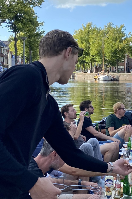 Groningen: City canal cruise (with unlimited drinks) - Unlimited drinks onboard: fun, but use it smart