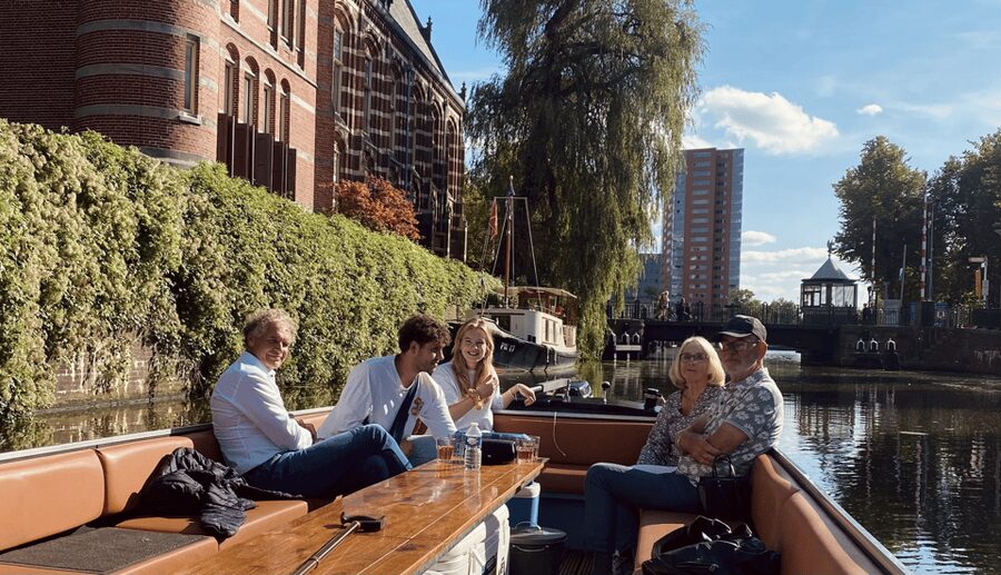 Groningen: City canal cruise (with unlimited drinks) - What you’ll see from the water, without needing fancy sightseeing skills