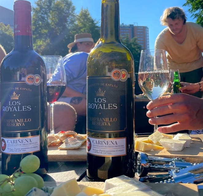 Groningen: Evening Cheese and Wine cruise - How the guide style makes or breaks the cruise