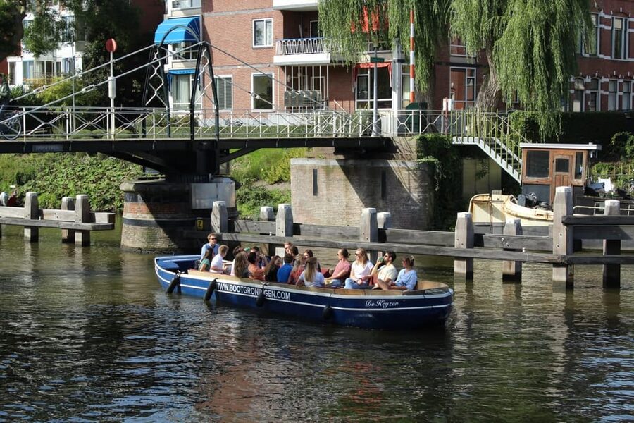 Groningen: Open Boat City Canal Cruise - Prinsenhof and Stadsschouwburg: culture at water level