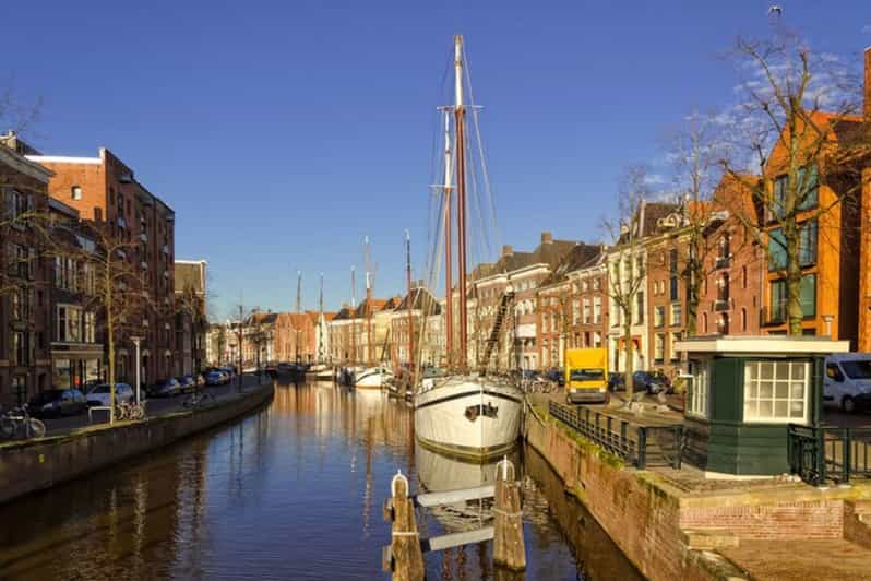 Groningen: Private custom tour with a local guide - Walking the City: Main Sights, Photo Stops, and Monument Exteriors