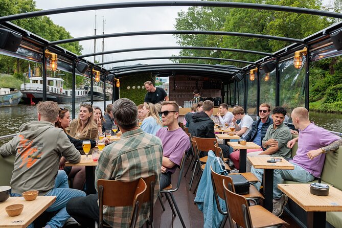Groningen: Terrace Boat Experience with a Cozy Bar: 1.5 Hours - Peerd van Ome Loeks: a bronze horse with a local story