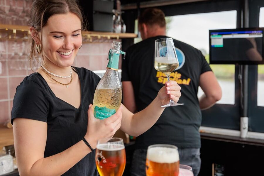 Groningen: Terrace Boat Experience with a Cozy Bar - Terrasje Speciaal, Groningen’s floating terrace vibe