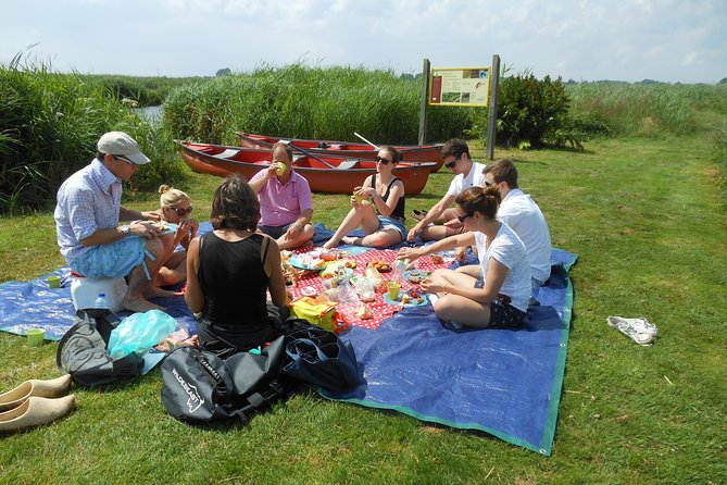 Guided Canoe Adventure with Picnic Lunch in Waterland from Amsterdam - The flow of the day: how the 5 hours feel in practice