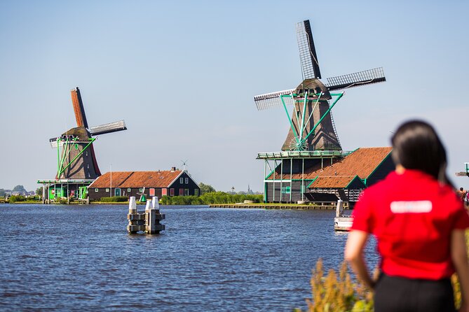 Guided Day Trip - Volendam, Zaanse Schans, Marken & Edam - The Ijsselmeer boat ride to Volendam: a scenic break with limited running commentary