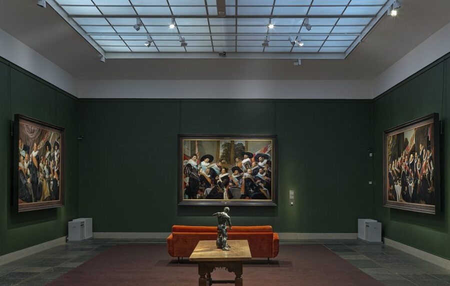 Haarlem: Frans Hals Museum Entrance Ticket with Audio Guide - Old masters meet modern art without losing the thread