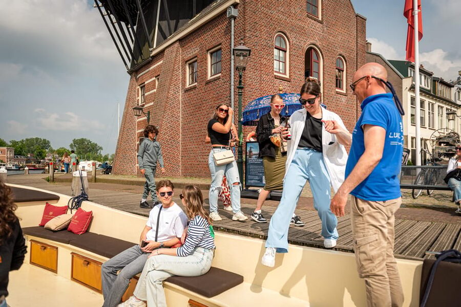 Haarlem: Guided Highlights Canal Cruise on Open Boat - Key takeaways before you go