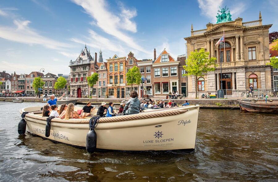 Haarlem: Guided Highlights Canal Cruise on Open Boat - Why an electric open-boat canal cruise in Haarlem feels special