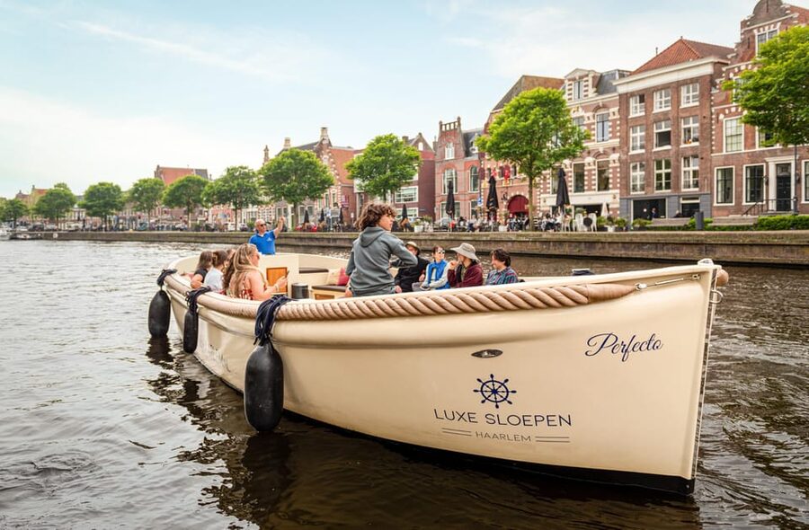 Haarlem: Guided Highlights Canal Cruise on Open Boat - Waag: the first named canal stop and your photo warm-up