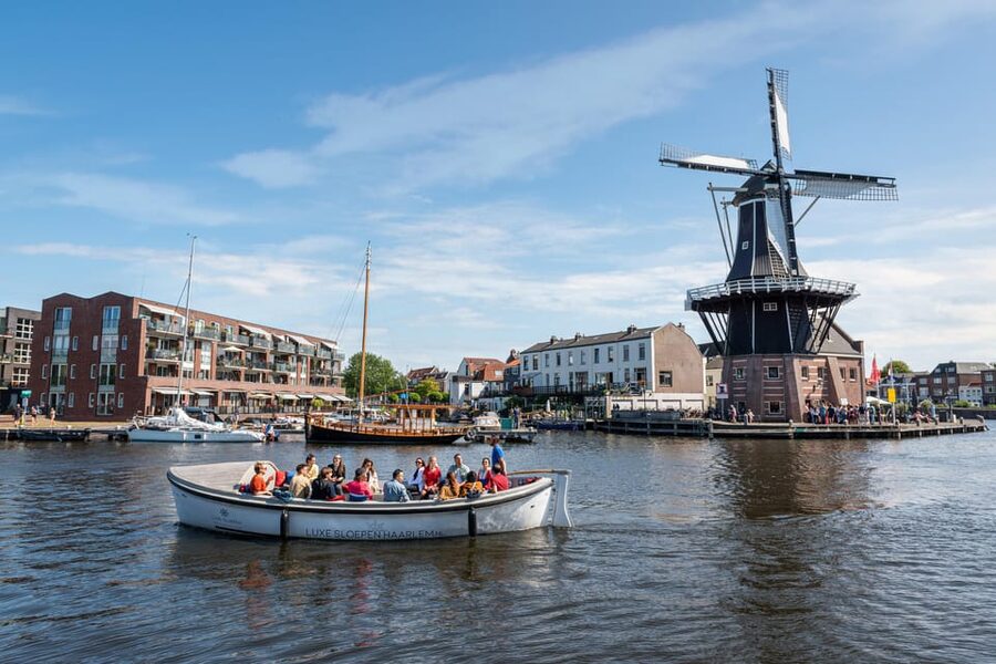 Haarlem: Guided Highlights Canal Cruise on Open Boat - Teylers Museum stop: seeing the city’s landmarks from the water