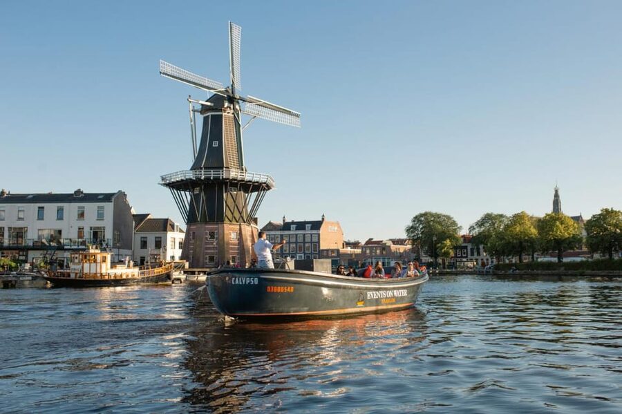 Haarlem: Sightseeing Boat Tour with Snacks and Drinks - What You’ll See on the Route in 75 Minutes