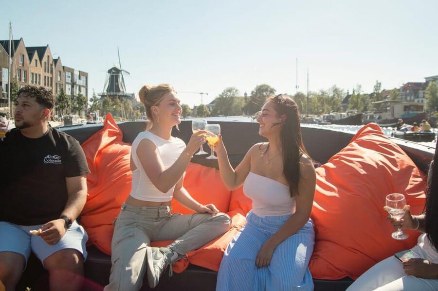 Haarlem: Sightseeing Boat Tour with Snacks and Drinks - Boarding at Nieuwe Gracht 80, Right Near the Action