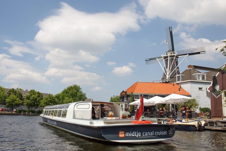 Haarlem: Sightseeing Canal Cruise through the City Center - The spider bridge heads-up you should not ignore
