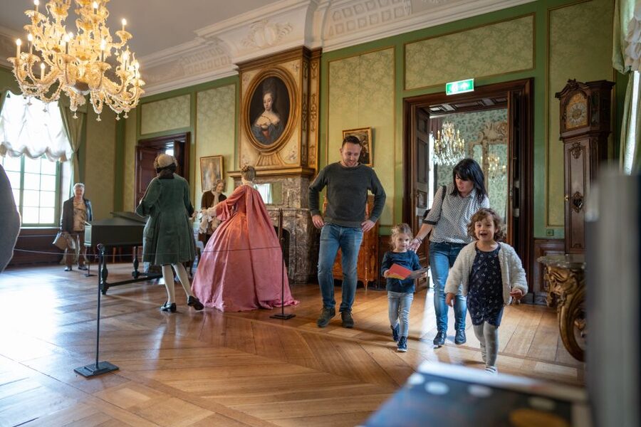Hoensbroek: Entry Ticket to Hoensbroek Castle - Ballroom splendour: ceiling paintings, chandeliers, and Countess van Hoensbroek