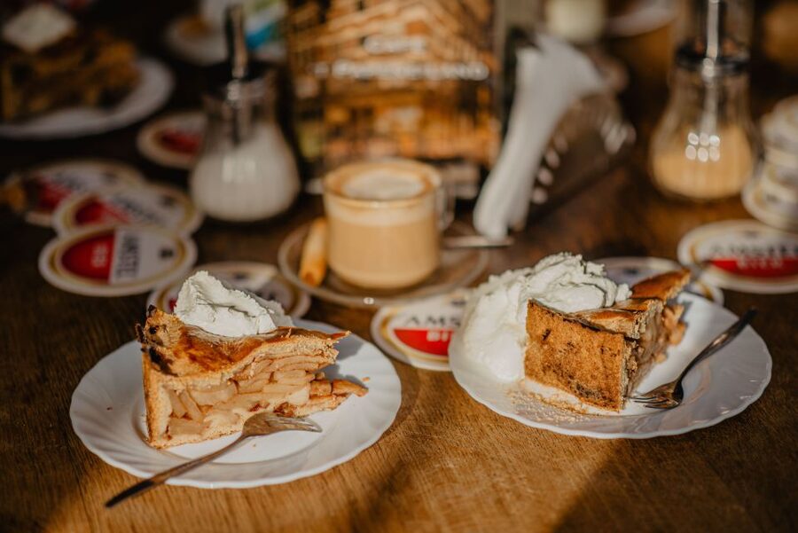 Humans of Amsterdam - Small group cultural walking tour - 200-year-old brown cafe apple pie and the honest bar toast