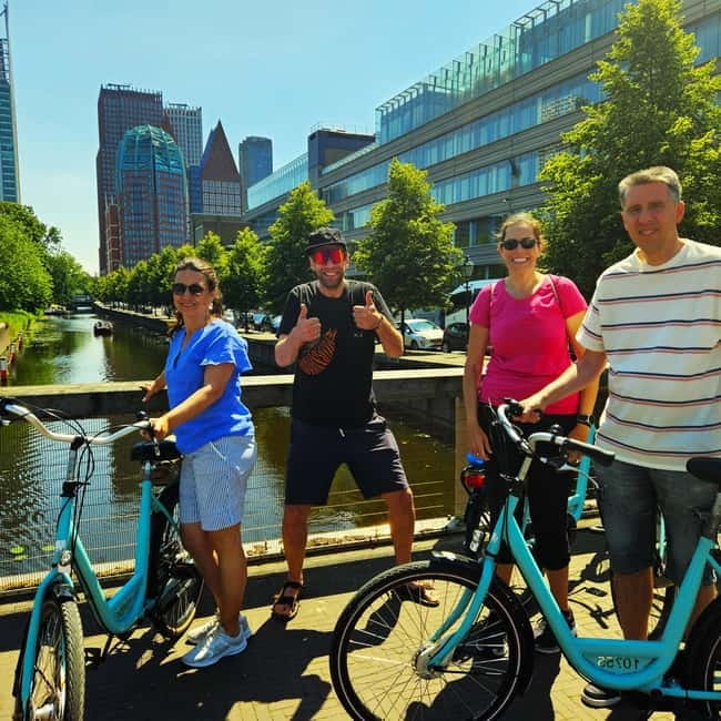 Interactive Safe 2,5hr Bike tour with Entertaining Guide - Key highlights to look for