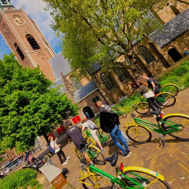 Interactive Safe 2,5hr Bike tour with Entertaining Guide - Where the tour delivers real value for the price