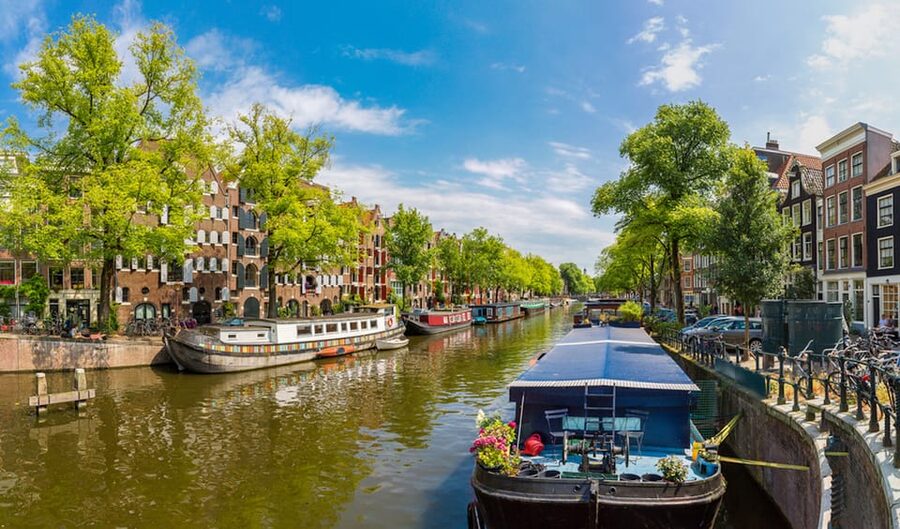 Jordaan, Anne Frank and Leidseplein tour in English - Jordaan on Foot: Brown Cafés, Bohemian Streets, and How the Neighborhood Feels