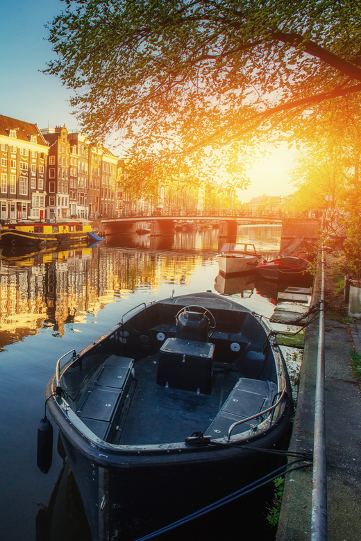 Jordaan, Anne Frank and Leidseplein tour in English - Pace, Group Size, and Staying Comfortable While You Walk