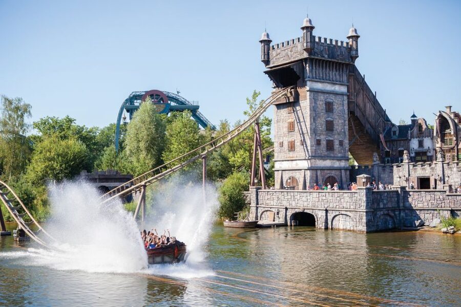 Kaatsheuvel: Efteling Theme Park Day Admission Ticket - Budgeting for food and parking near Kaatsheuvel