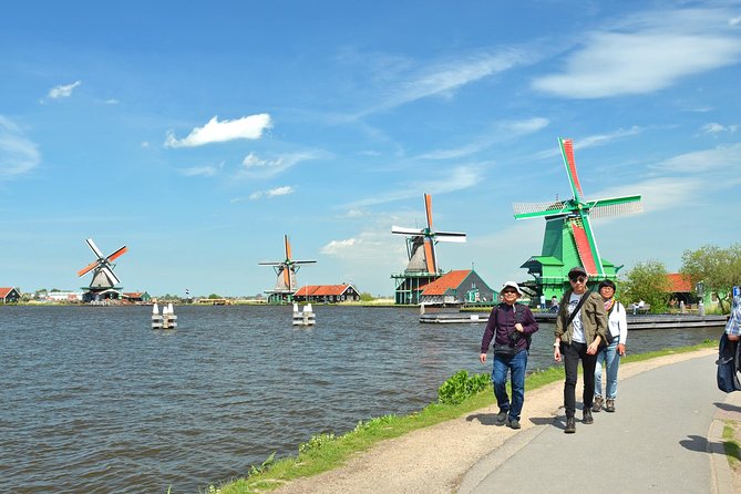 Keukenhof, Flower Fields, Volendam and Zaanse Schans Small-Group Tour - Wooden shoe workshop and Henri Willig cheese stop