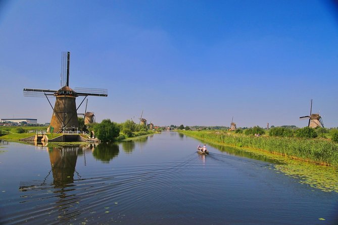 Kinderdijk private tour WINDMILLS in luxury Jaguar S Type - Kaasboerderij Gein Genoegen: the quick cheese stop that actually pays off
