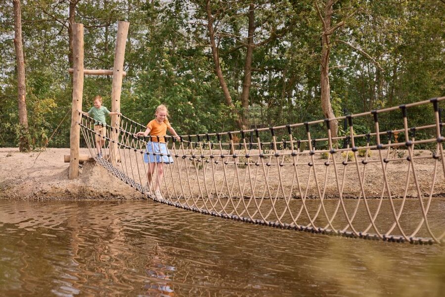 Leewarden: AquaZoo Entry Ticket - Polar bears and Amur tigers: the eye-to-eye wow factor