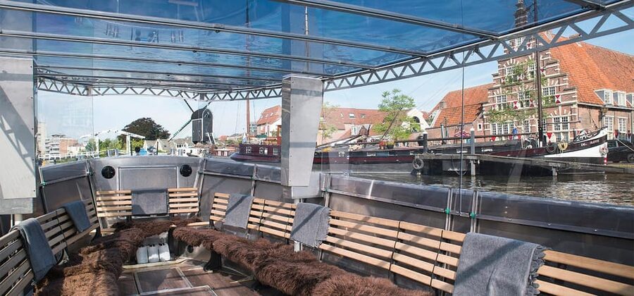 Leiden: Cruise through the Historic City Center with Guide - Who should book this Leiden electric canal tour, and who might not