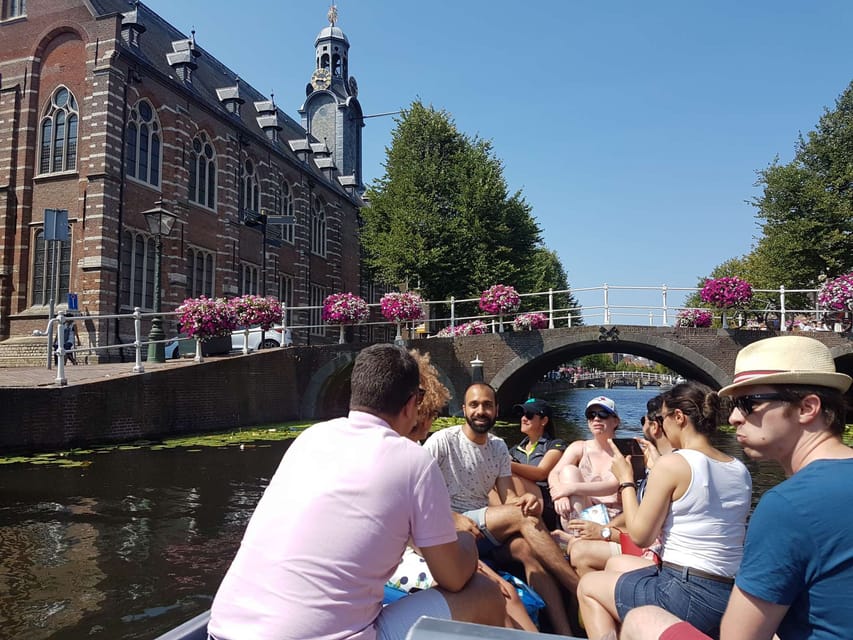 Leiden: Electric Boat Rental - Where Small Problems Can Pop Up (and How to Handle Them)