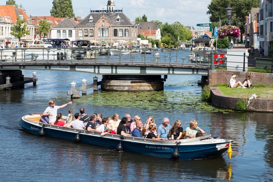 Leiden: Guided City Canal Cruise - Comfort and “feel” matters more than you think