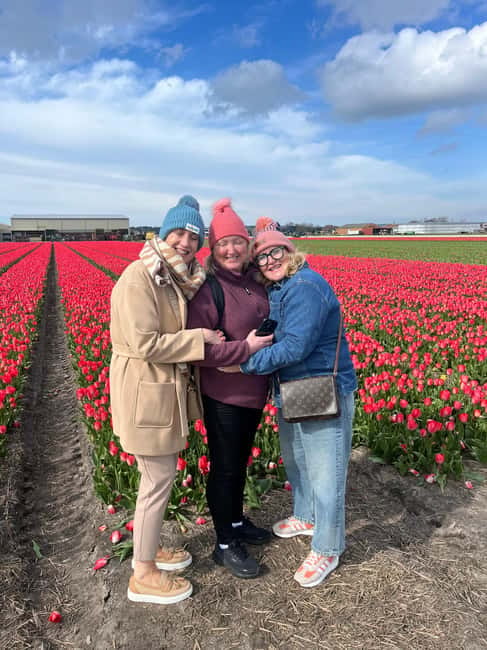 Lisse: Private Tulip Fields Tour with a Local Guide 1h Tour - Value Check: Is $182 Per Group Up to 3 Worth It?