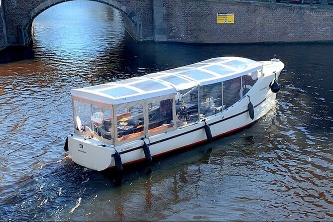 Luxury Amsterdam Canal Cruise – Unlimited Cocktails Included (1H) - The city’s only river: why this stretch feels different
