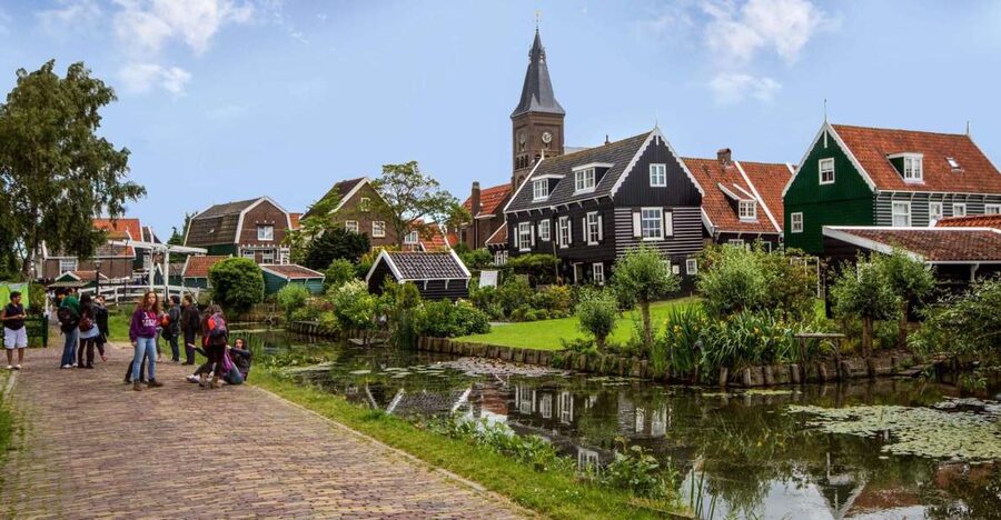 Marken, Volendam and Edam: Private Full-Day Tour - Marken: island streets, Markermeer views, and the mini museum
