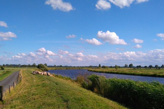 Off the beaten paths Dutch Country Side Private Tour in Jaguar - Volendam: fishing village atmosphere without the full-city crush