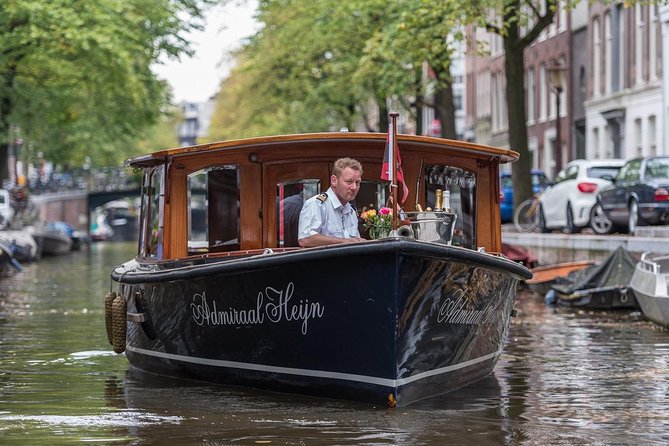Private boat tour on a electric saloon boat - Getting to the boat at Museum of the Canals, Herengracht