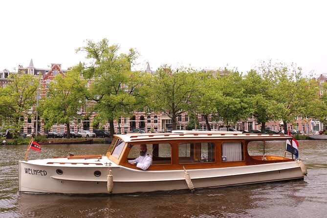 Private Champagne Canal Cruise in Amsterdam - Following the route: Jordaan streets, Amstel locks, and the 7 bridges stretch
