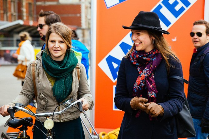 Private City Kickstart Tour: Amsterdam - Dam Square in 20 minutes: the city’s loud welcome (and how to read it)