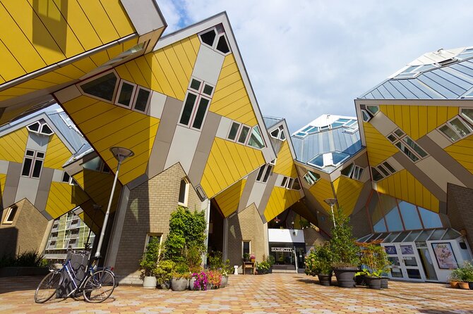 Private Day Tour: Rotterdam and The Hague. English or Spanish - Language and guide fit: confirm English before you go