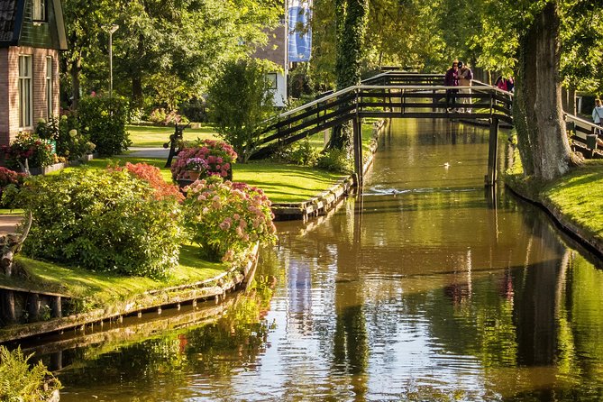 Private Day Trip from Amsterdam to Giethoorn including boat tour - The Giethoorn Walking Tour: You Learn How the Water Shaped Life