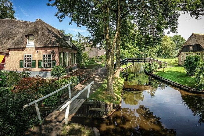 Private Giethoorn & Zaanse Schans Windmills Sightseeing Tour from Amsterdam - Giethoorn: the Dutch Venice feeling, with real time on the water