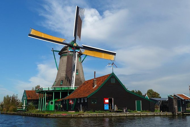 Private Giethoorn & Zaanse Schans Windmills Sightseeing Tour from Amsterdam - Value: why $451.54 per person can feel fair on the right trip