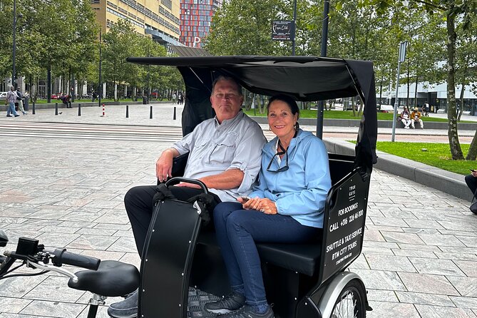 Private Pedicab/Rickshaw Tour of Rotterdam With a Local Guide - 2) Nieuwe Delftse Poort, a city gate that had to move