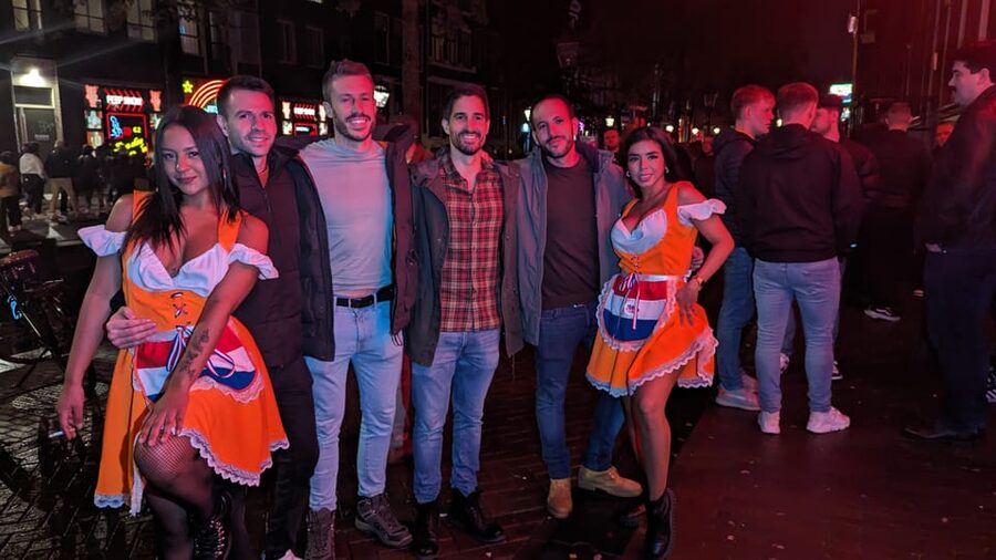 Private Red Light Tour City Center with Beer Maid Guide - Should You Book This Red Light Bar Crawl With a Beer Maid Guide?