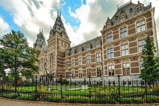 Private Rijksmuseum Tour- The Dutch Masters, Rembrandt & Vermeer - Entering the Rijksmuseum the smart way, from Museumplein