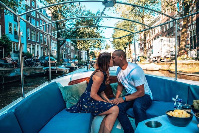 Private Romantic Canal Cruise Amsterdam with Bubbly and Snacks - Getting On Board at Keizersgracht 401, What You Can Prepare For