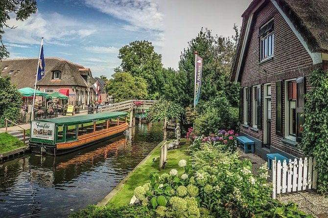 Private Sightseeing Tour to Giethoorn Dutch Venice from Amsterdam - Mercedes pickup details that change the whole day