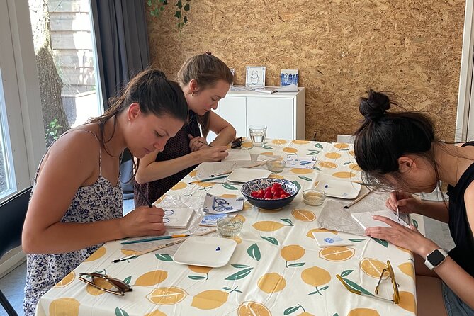 Private Souvenir Creation in Dutch Delft Blue from Netherlands - Learning the Delft Blue Story in 90 Minutes