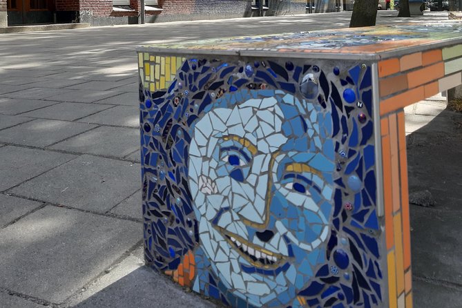 Private Tour: Anne Frank Walking Tour of Amsterdam - The school stop: where the diary excerpt becomes visible